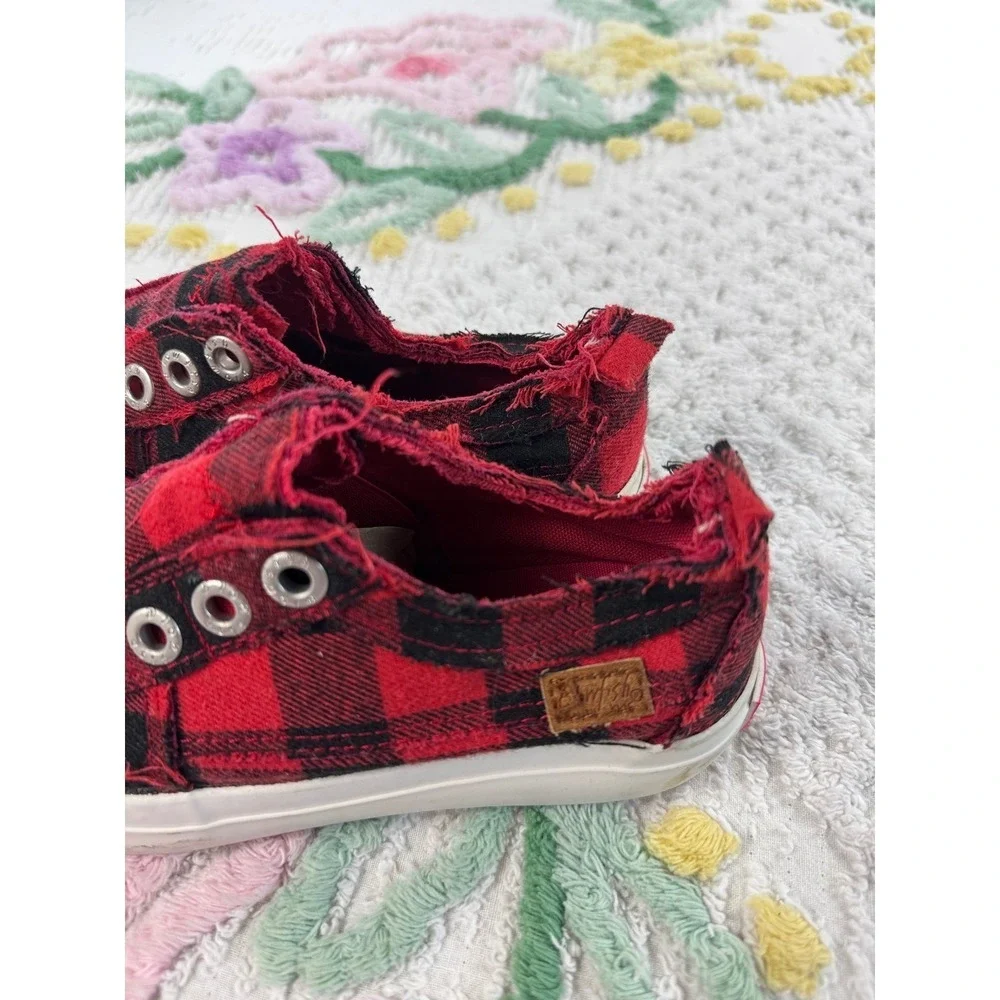 Blowfish Malibu Kids Red Black Plaid Slip On Sneakers Size 12